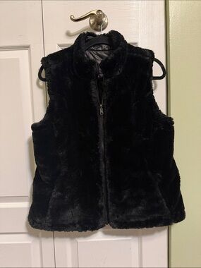 Women's Black Reversible Vest